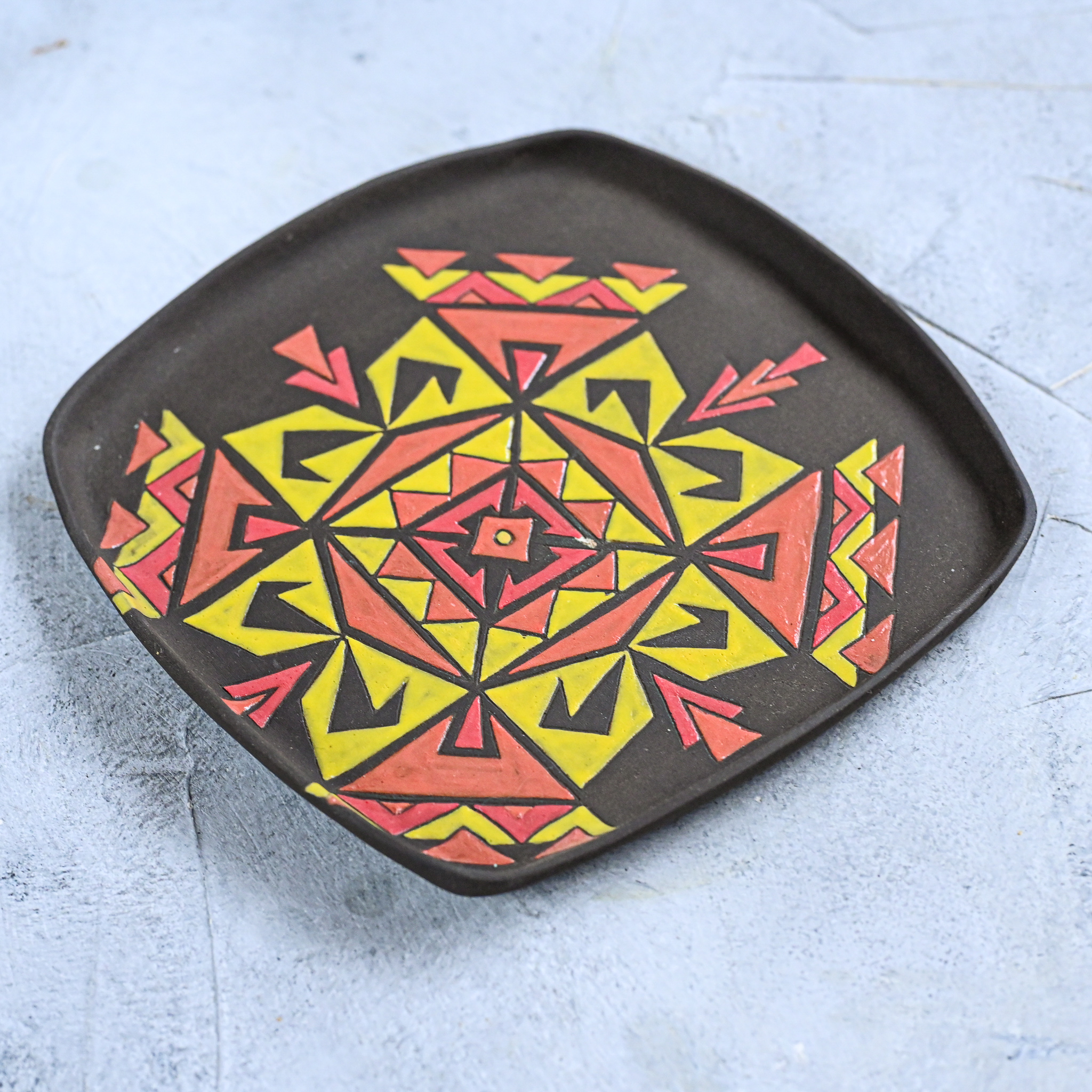 картинка Керамическая тарелка "Инки" малая 1 - DishWishes.Ru