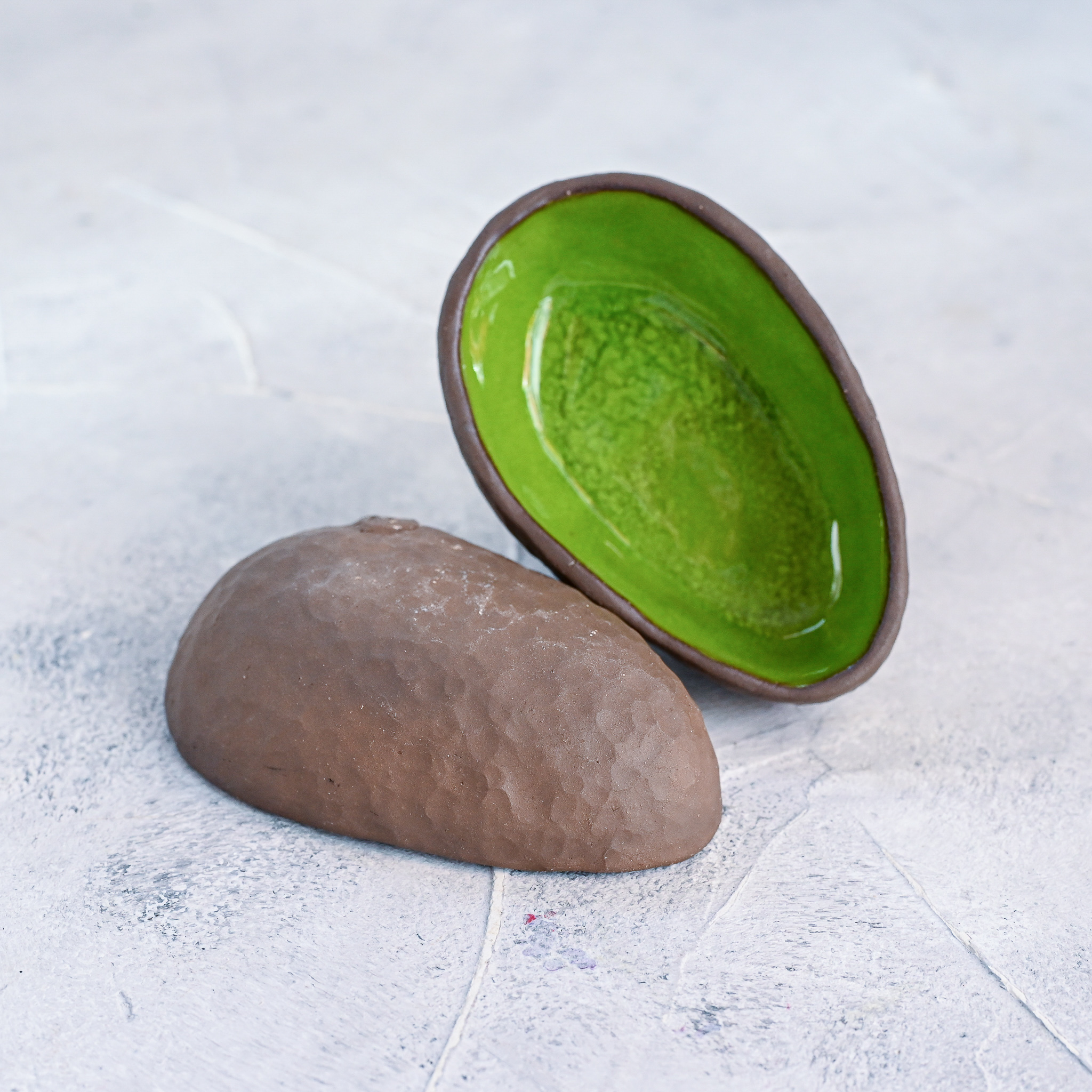 картинка Керамический авокадо малый - DishWishes.Ru