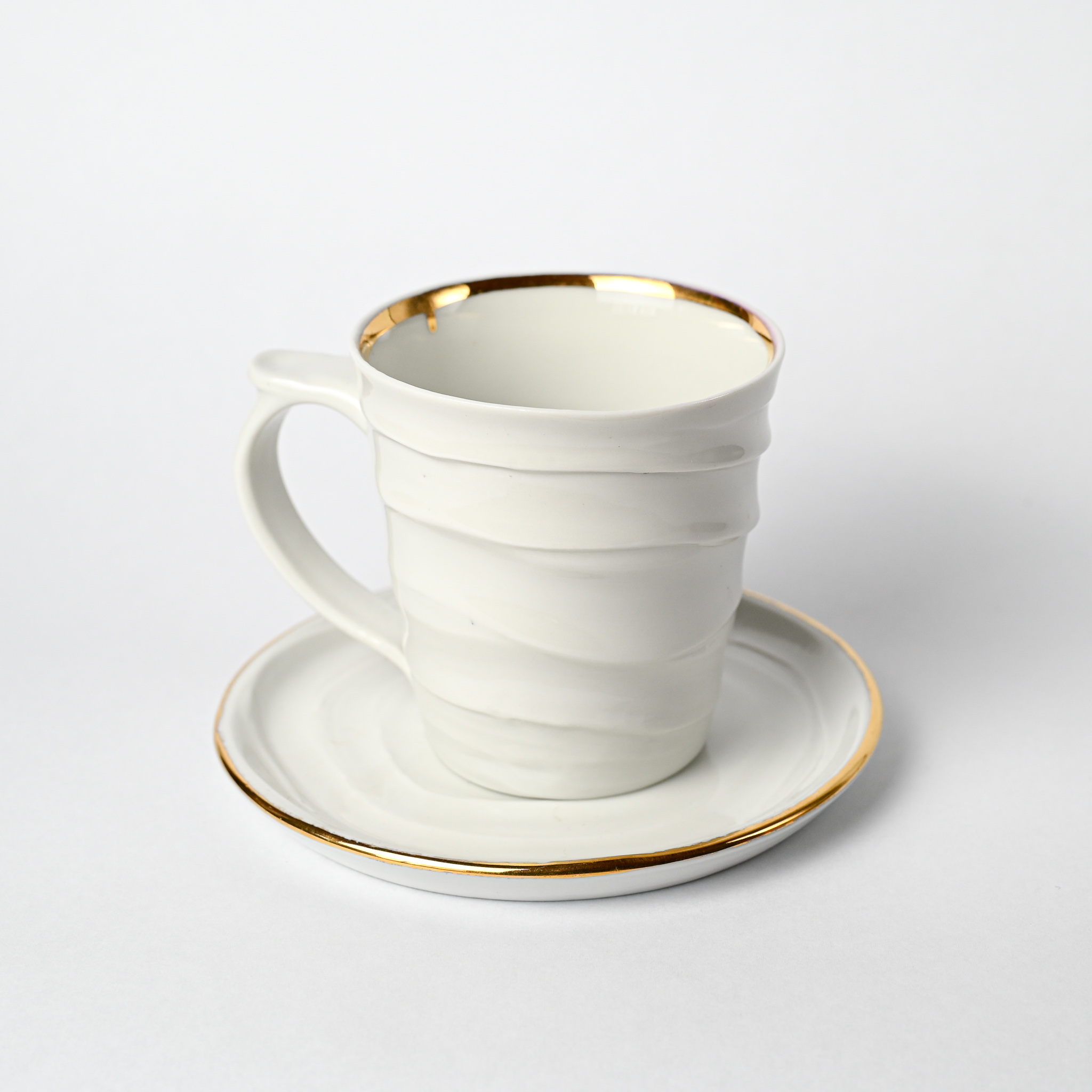 картинка Чайная пара Pottery Atelier белая с золотом - DishWishes.Ru