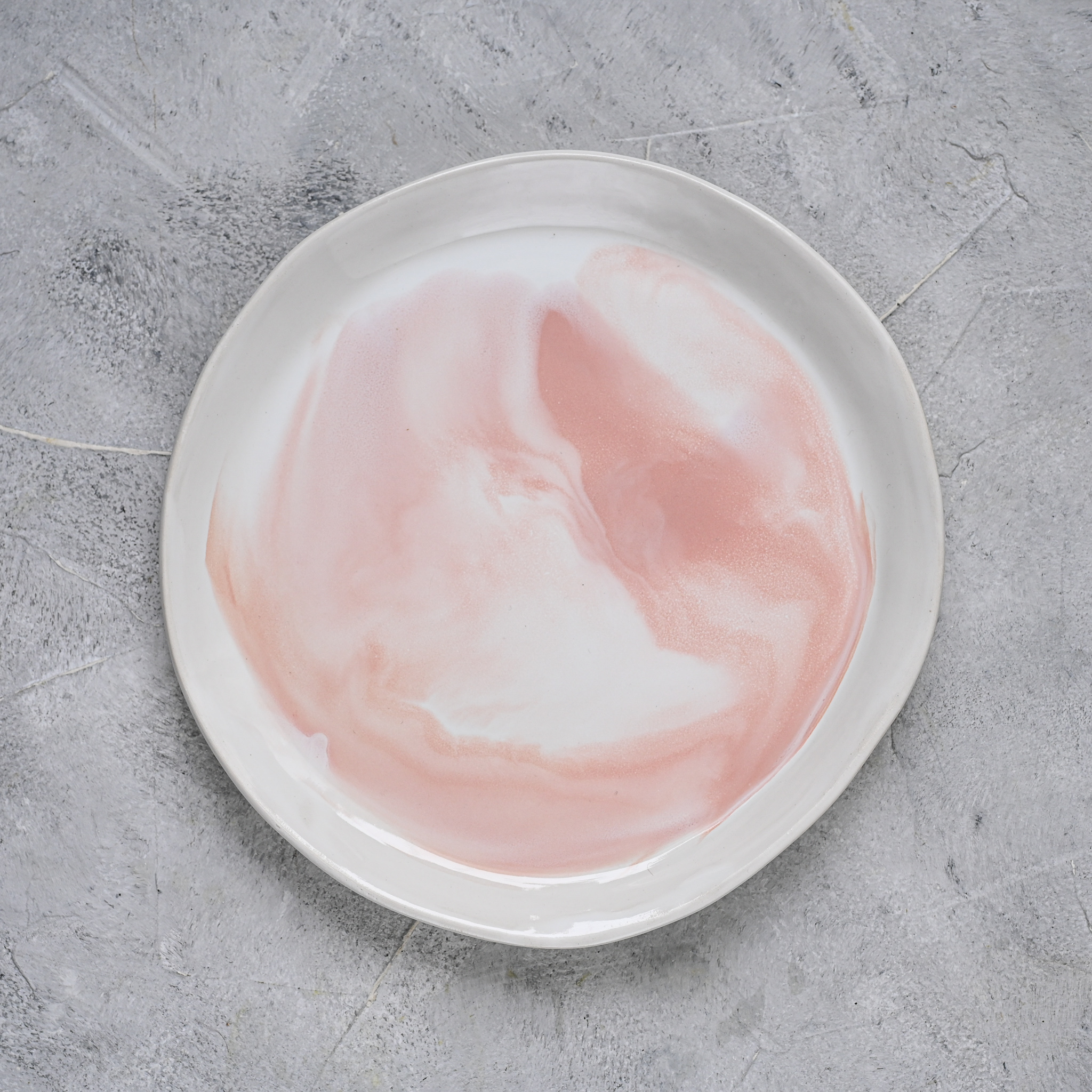 картинка Керамическая тарелка "Розовые облака" большая 3 - DishWishes.Ru